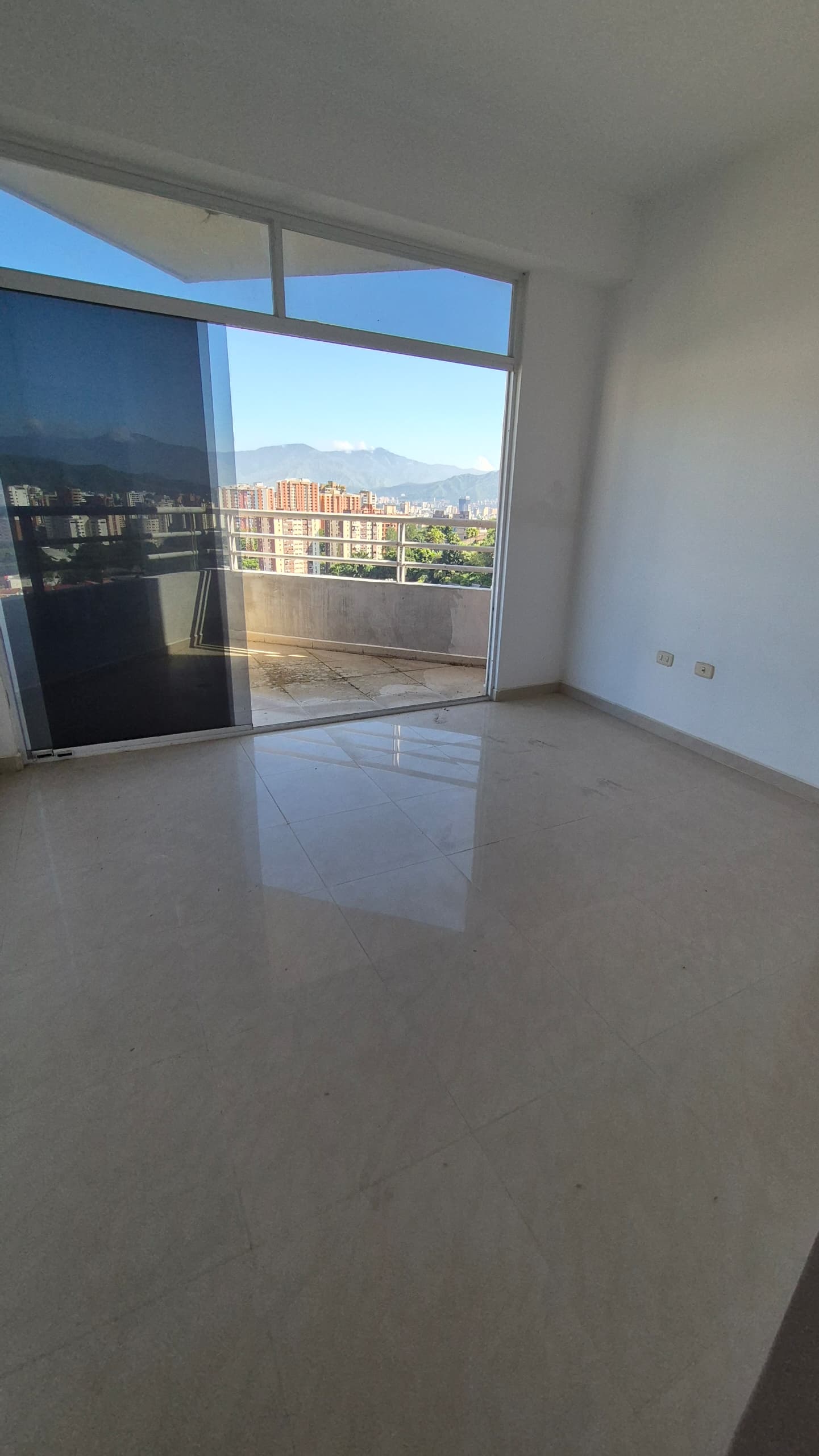 Duplex Apartment in  El Bosque - Apartamento Duplex en El Bosque